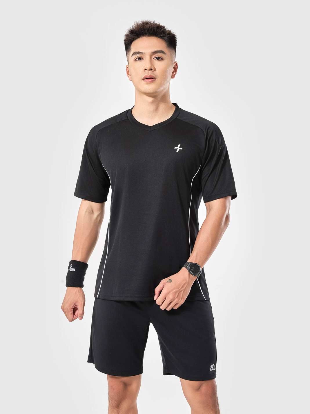 Product Image /image/May2025/t-shirt-the-thao-nam-flexline-active-v-neck--Den_1.jpg
