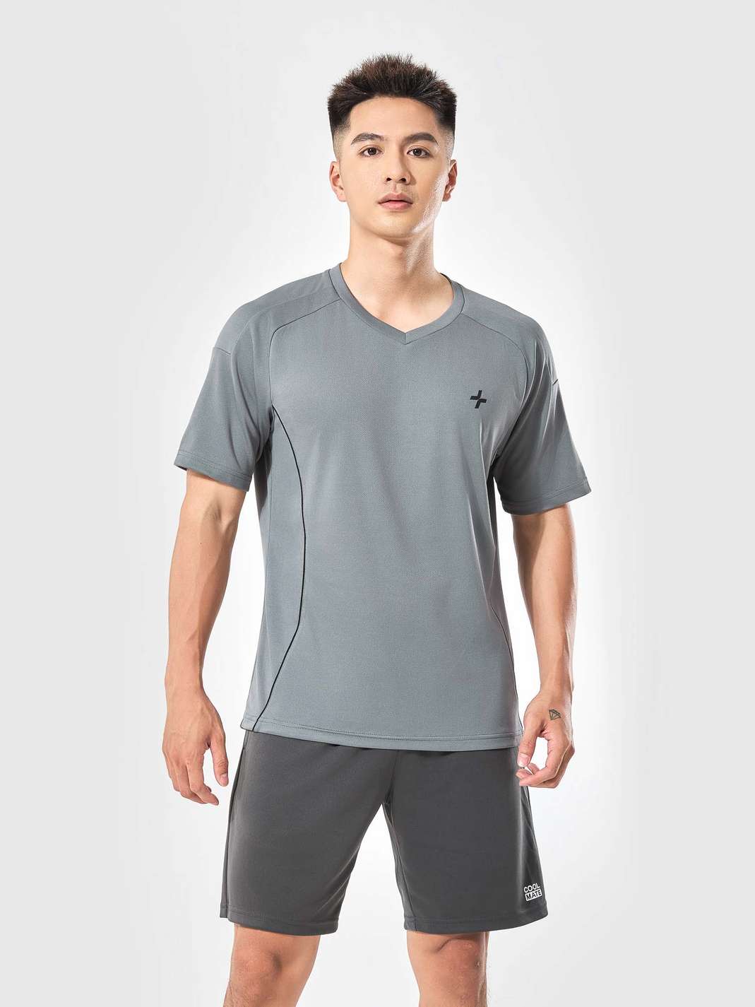 Product Image /image/May2025/t-shirt-the-thao-nam-flexline-active-v-neck--Xam_1.jpg
