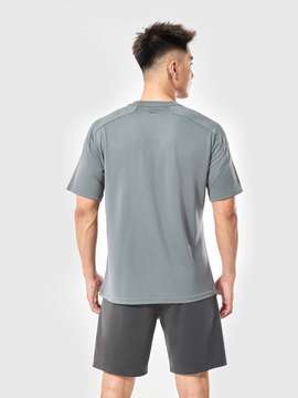 Product side /image/May2025/t-shirt-the-thao-nam-flexline-active-v-neck--Xam_6.jpg