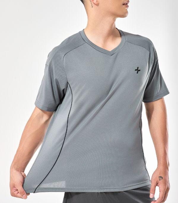 Cổ áo V-neck thoải mái