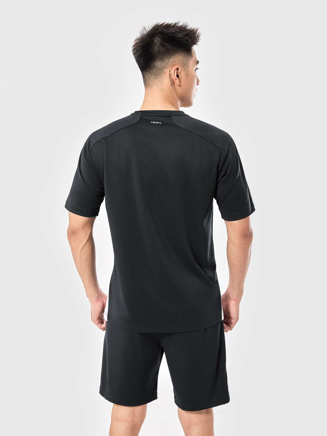 Product Image /image/May2025/t-shirt-the-thao-nam-promax-sideflow-v-neck-Den_7.jpg