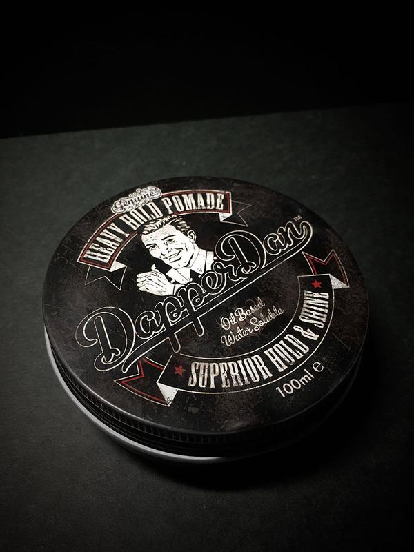 Pomade gốc dầu vuốt tóc cho nam.
