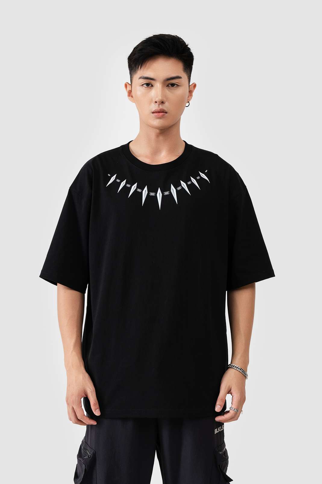 Product Image /image/November2022/black-panther-fangs.jpg