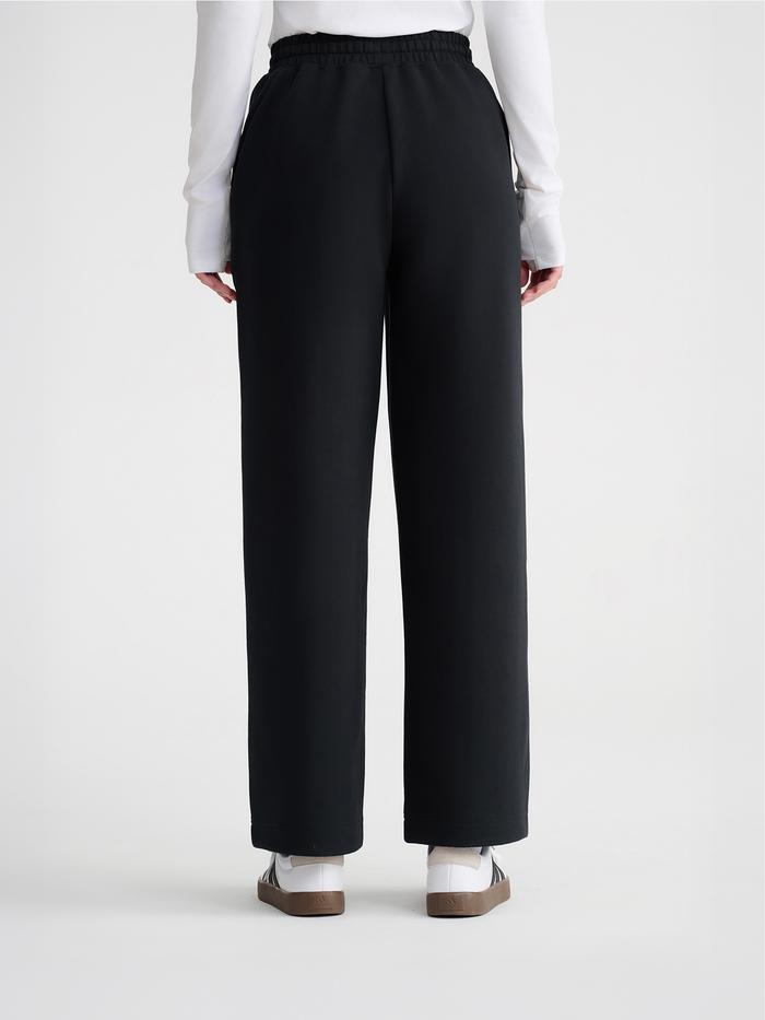 Quần dài thể thao nữ Studio Pants - undefined