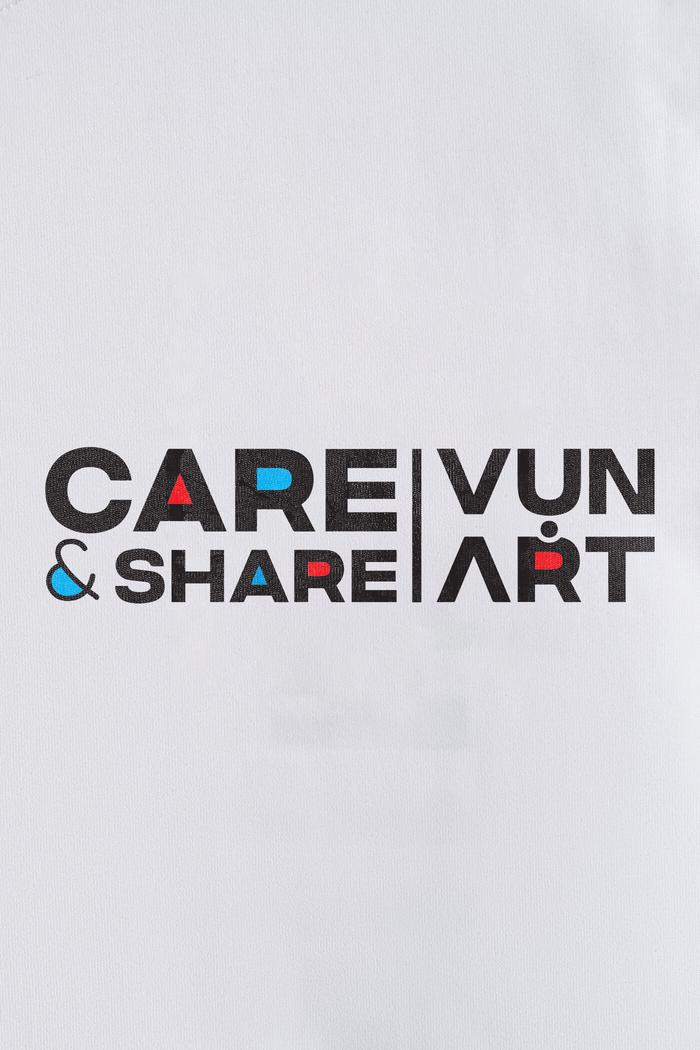 Áo thun Cotton Compact In Lụa VỤN ART Logo Trái V2 - undefined